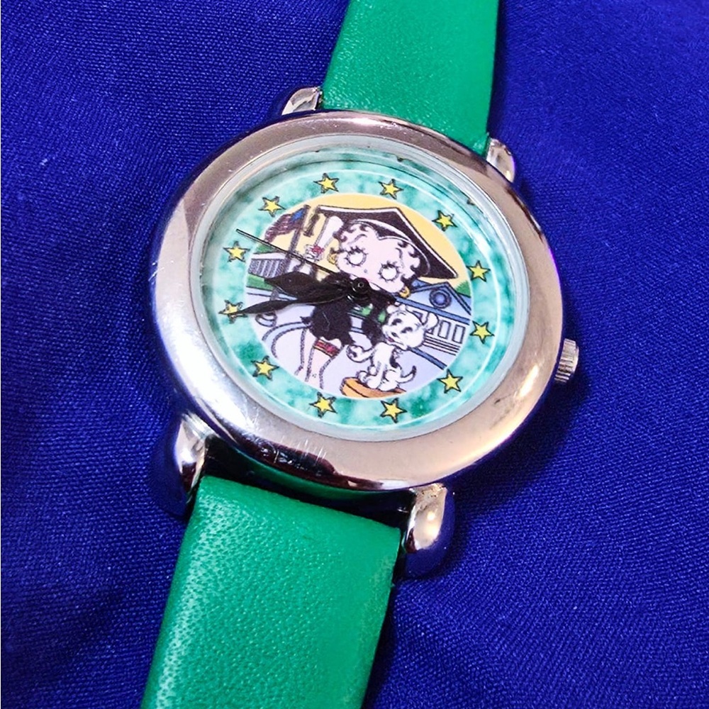 Betty Boop and Casper Cool Vintage Womens OR k
Kids Watch